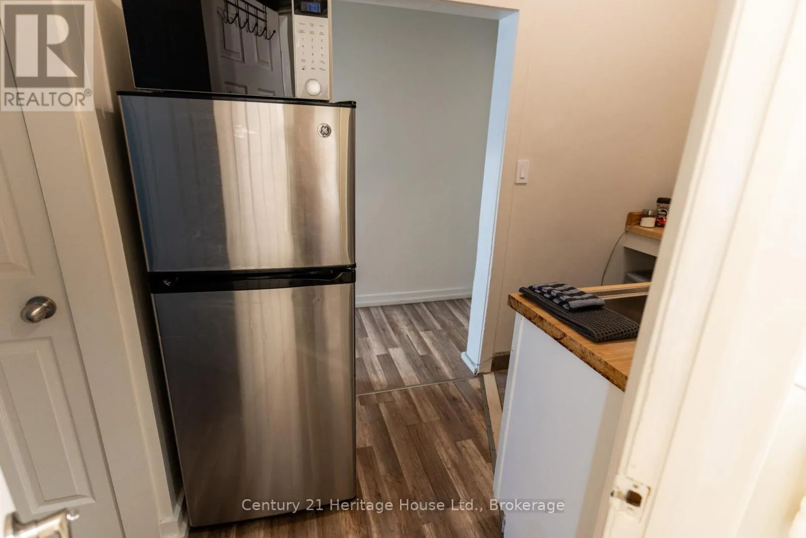 A - 210 WILSON STREET, #A