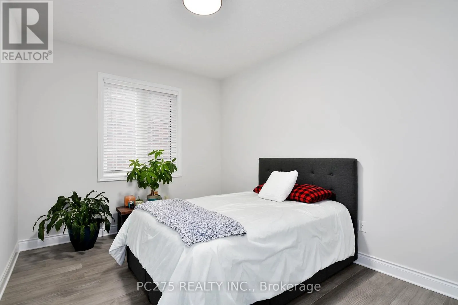 10 - 2022 UPPERPOINT BOULEVARD, #10