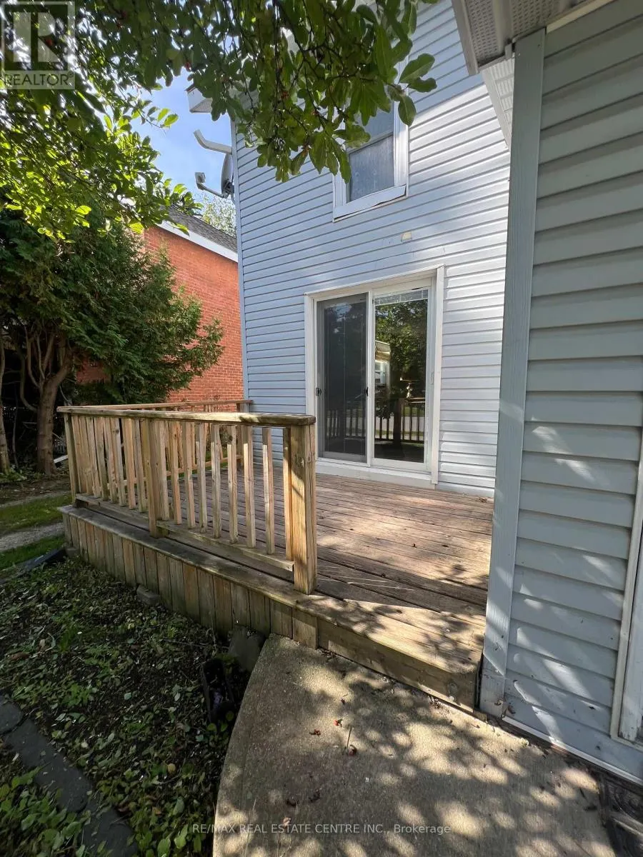 140 MAIN STREET W