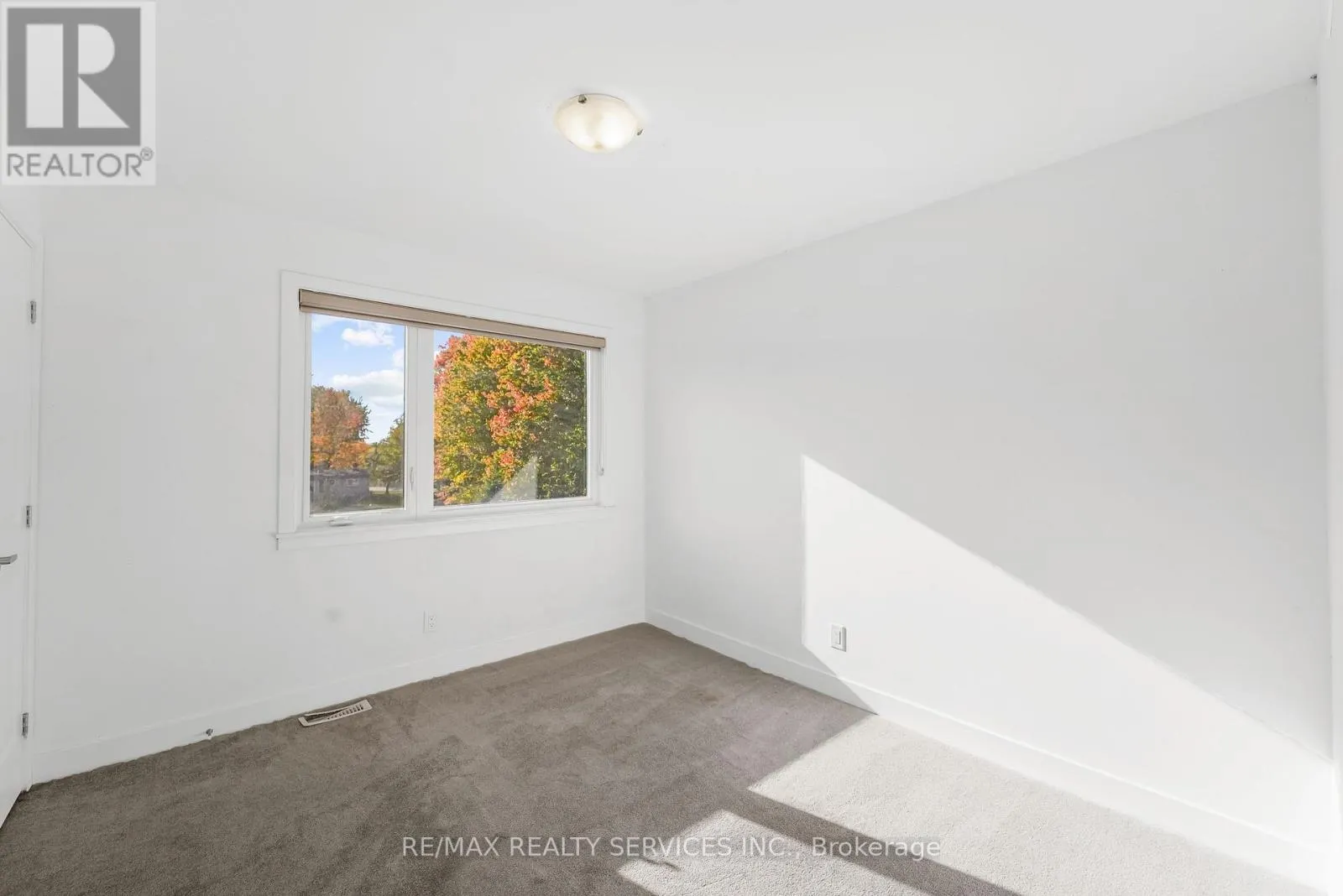 51 MOOSONEE CRESCENT
