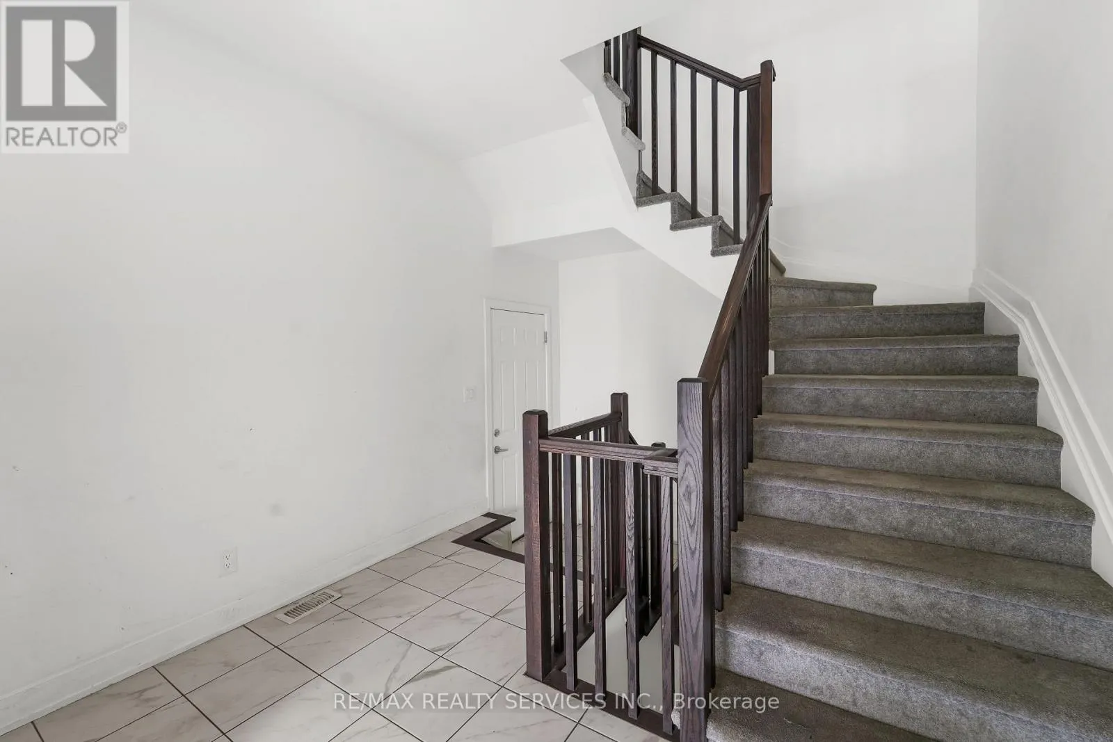51 MOOSONEE CRESCENT