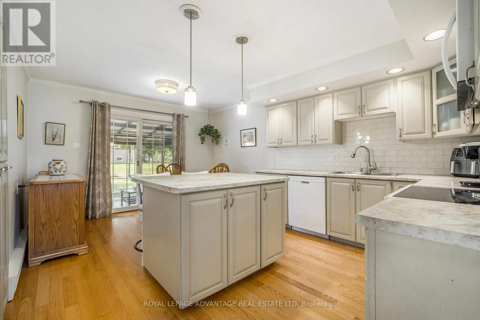 6 FAIRLANE DRIVE