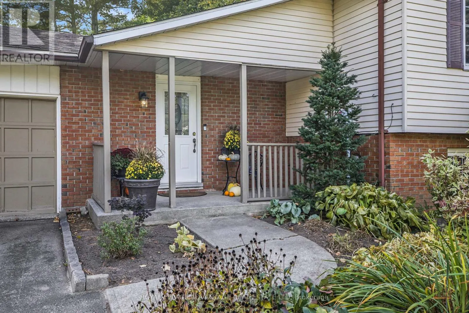 6 FAIRLANE DRIVE