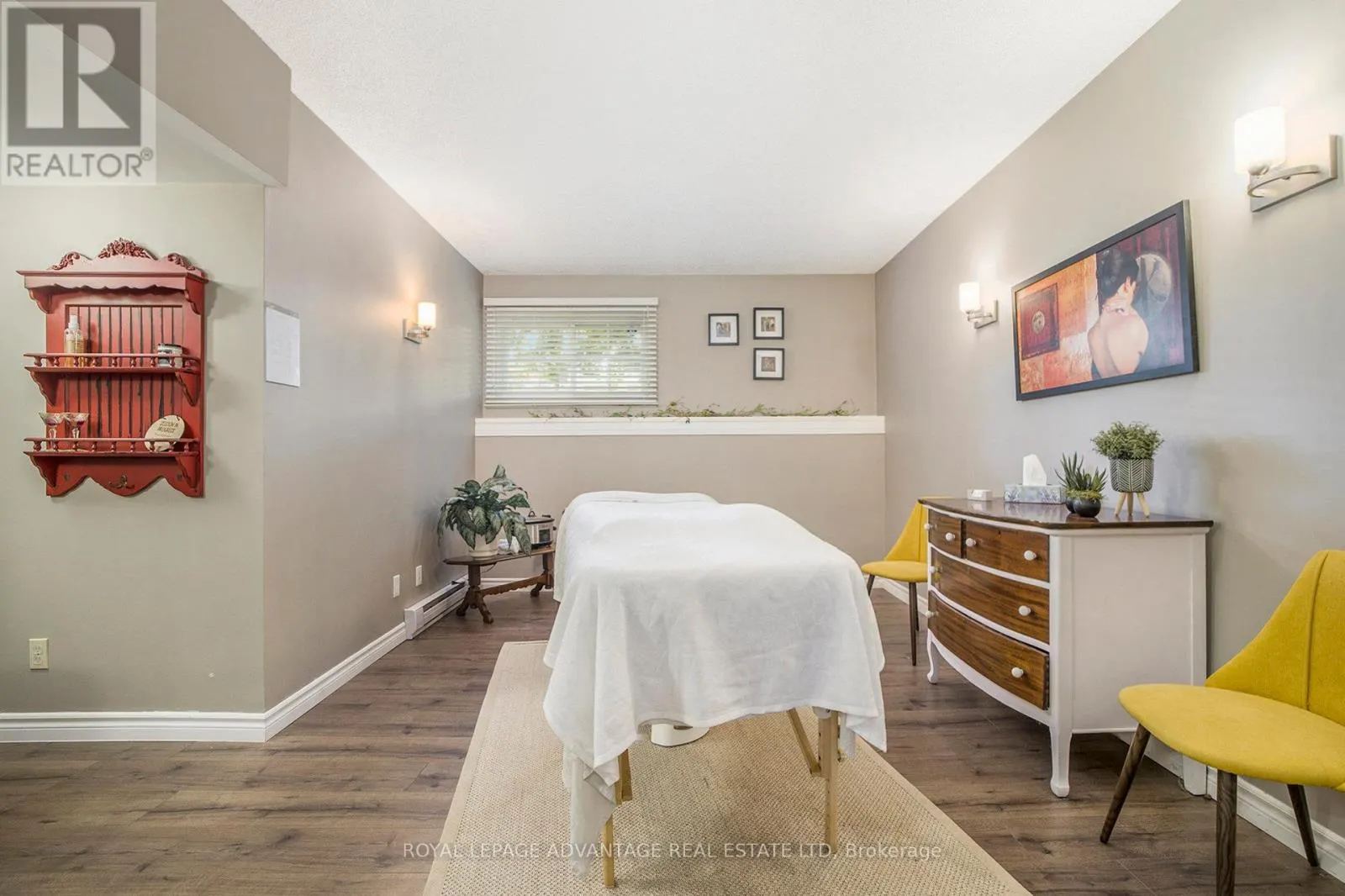 6 FAIRLANE DRIVE