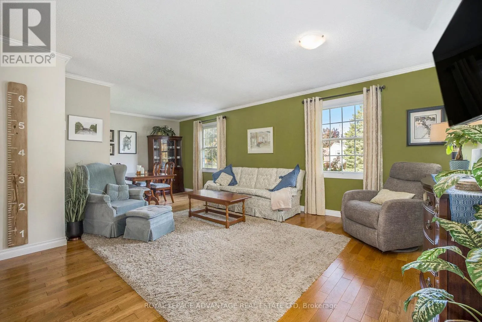 6 FAIRLANE DRIVE