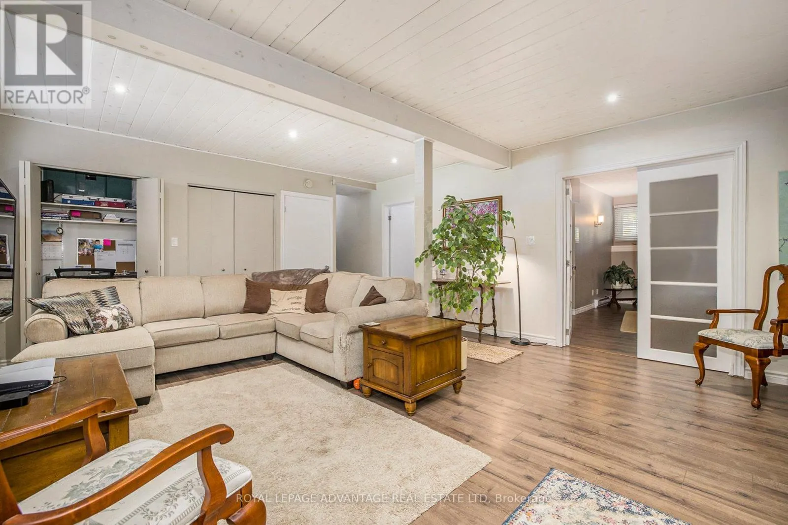 6 FAIRLANE DRIVE