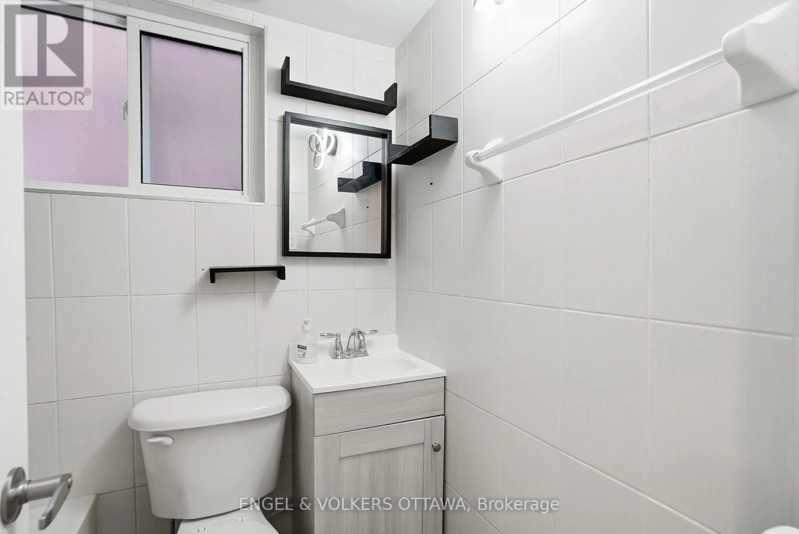 5 - 287 ST LAURENT BOULEVARD