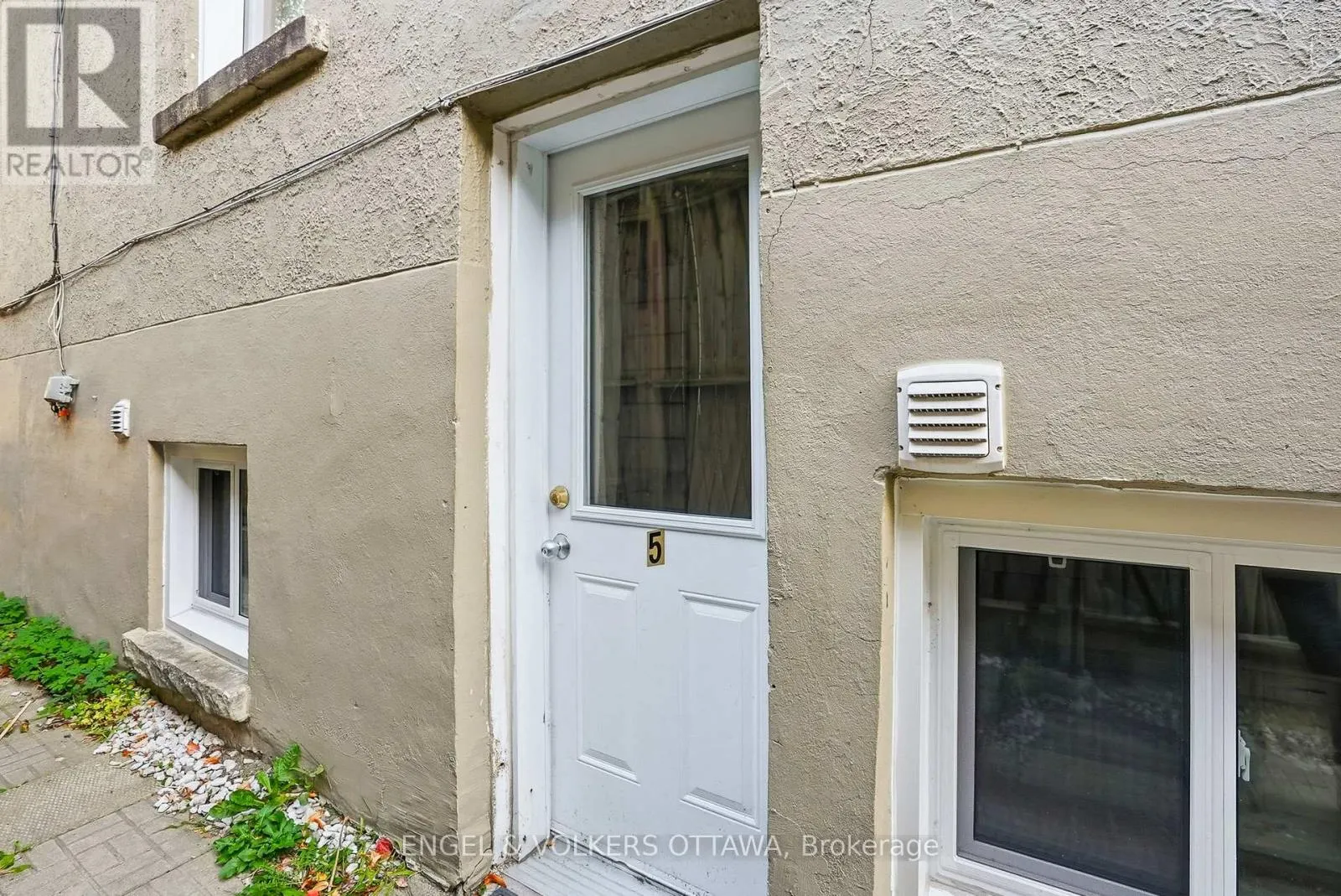 5 - 287 ST LAURENT BOULEVARD