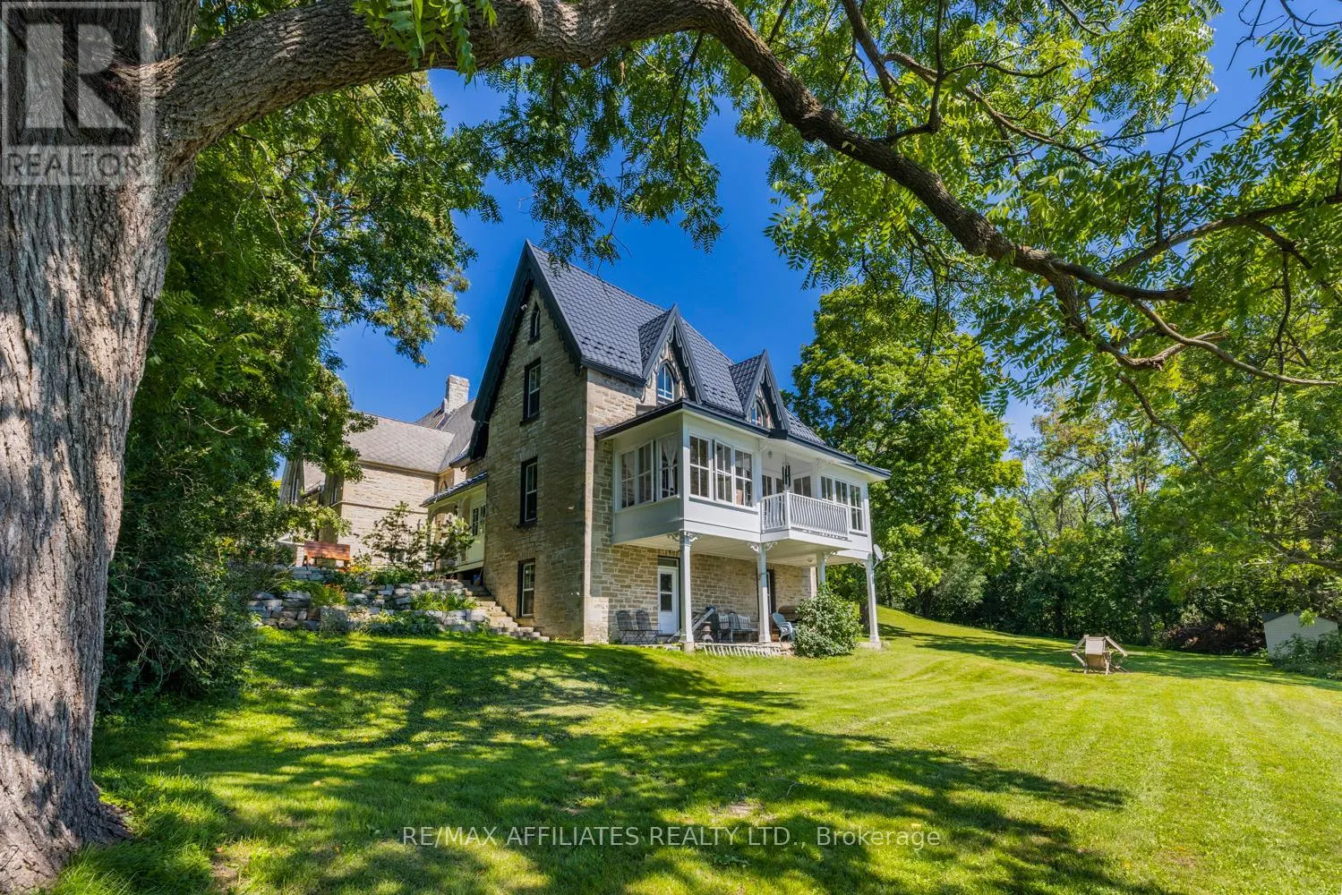 64 CLYDE STREET