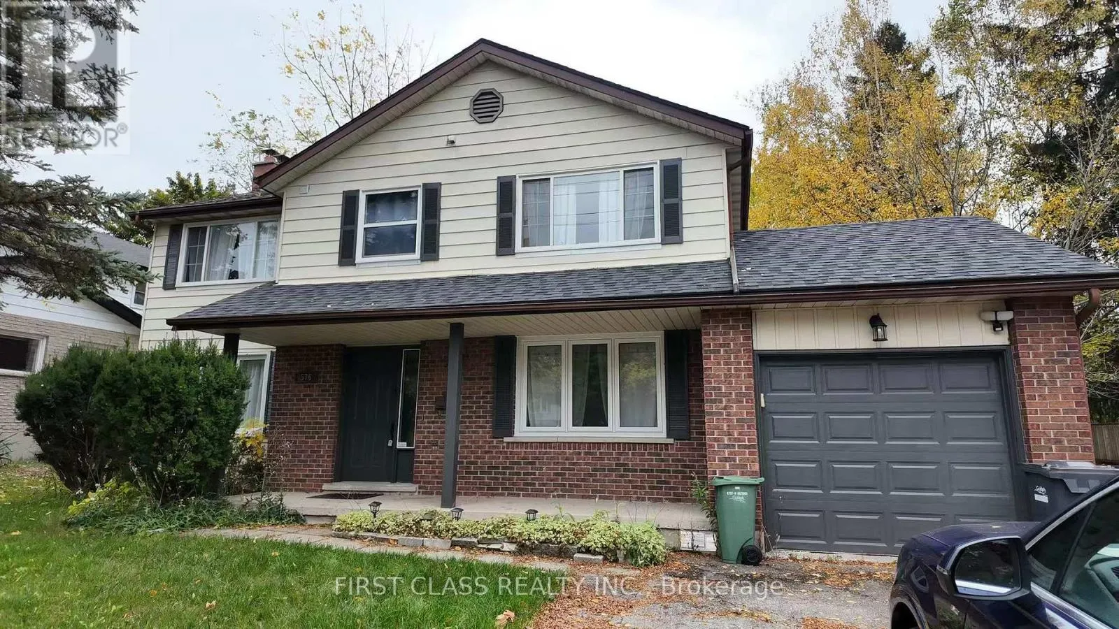 576 KORTRIGHT ROAD W