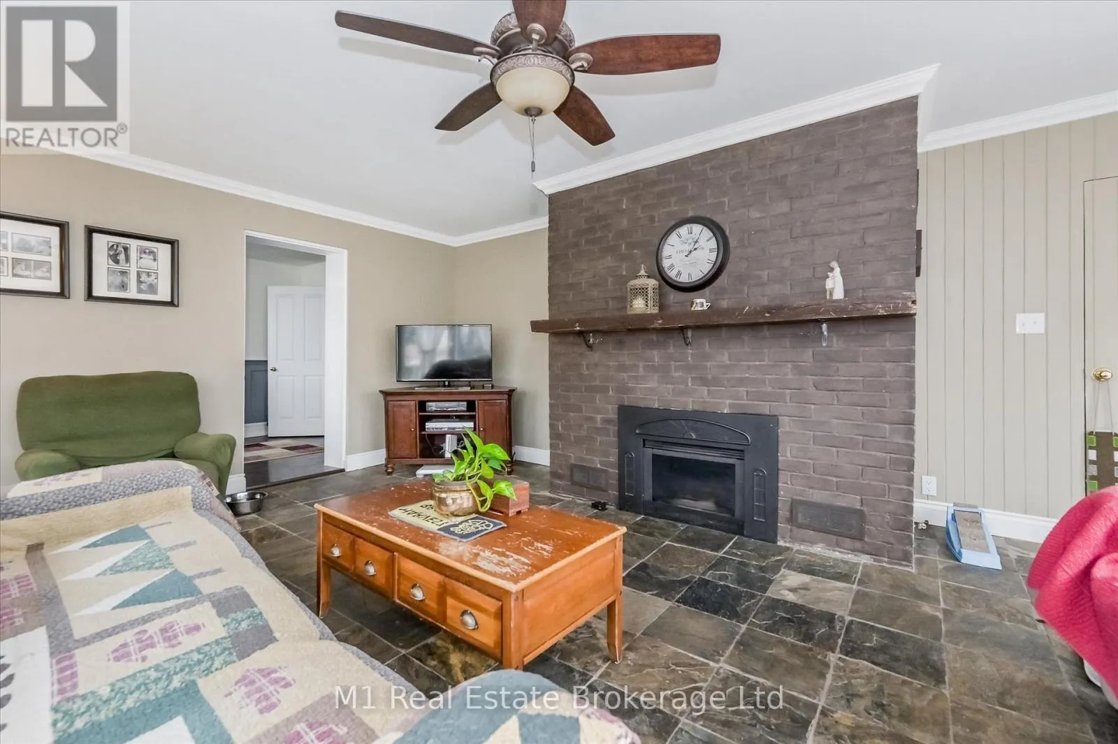 119 JOHN STREET W