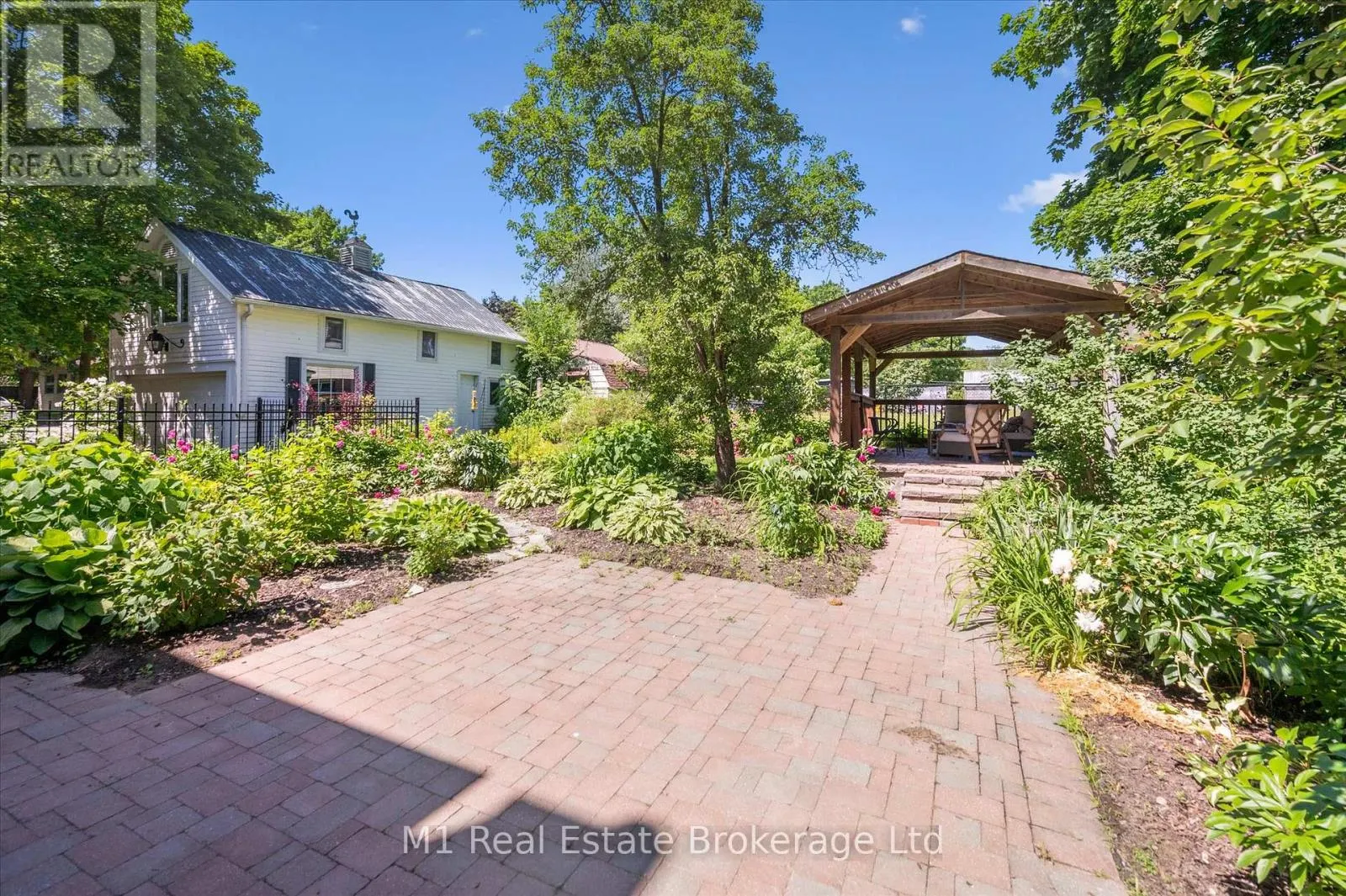119 JOHN STREET W
