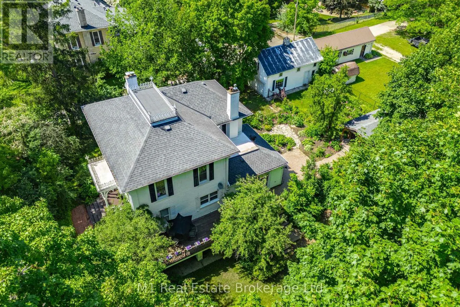 119 JOHN STREET W