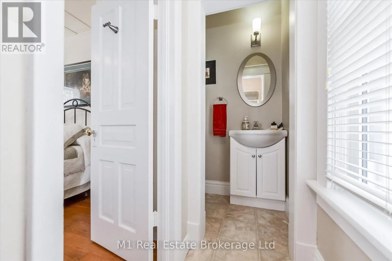 119 JOHN STREET W