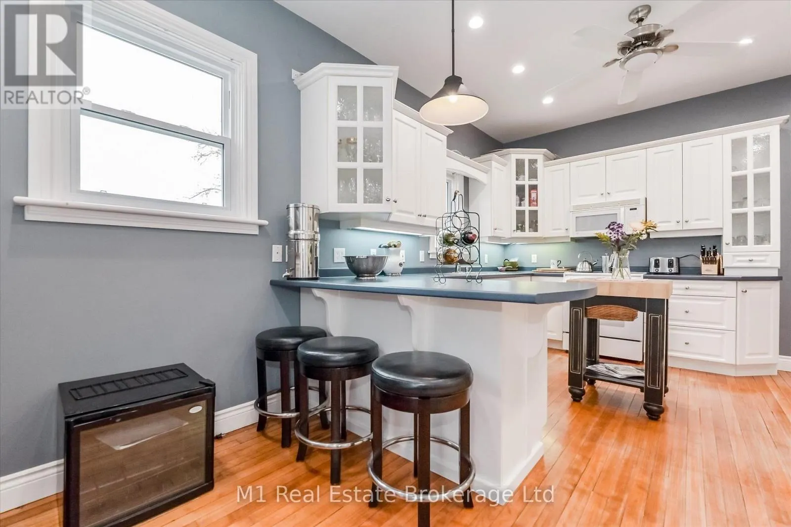 119 JOHN STREET W