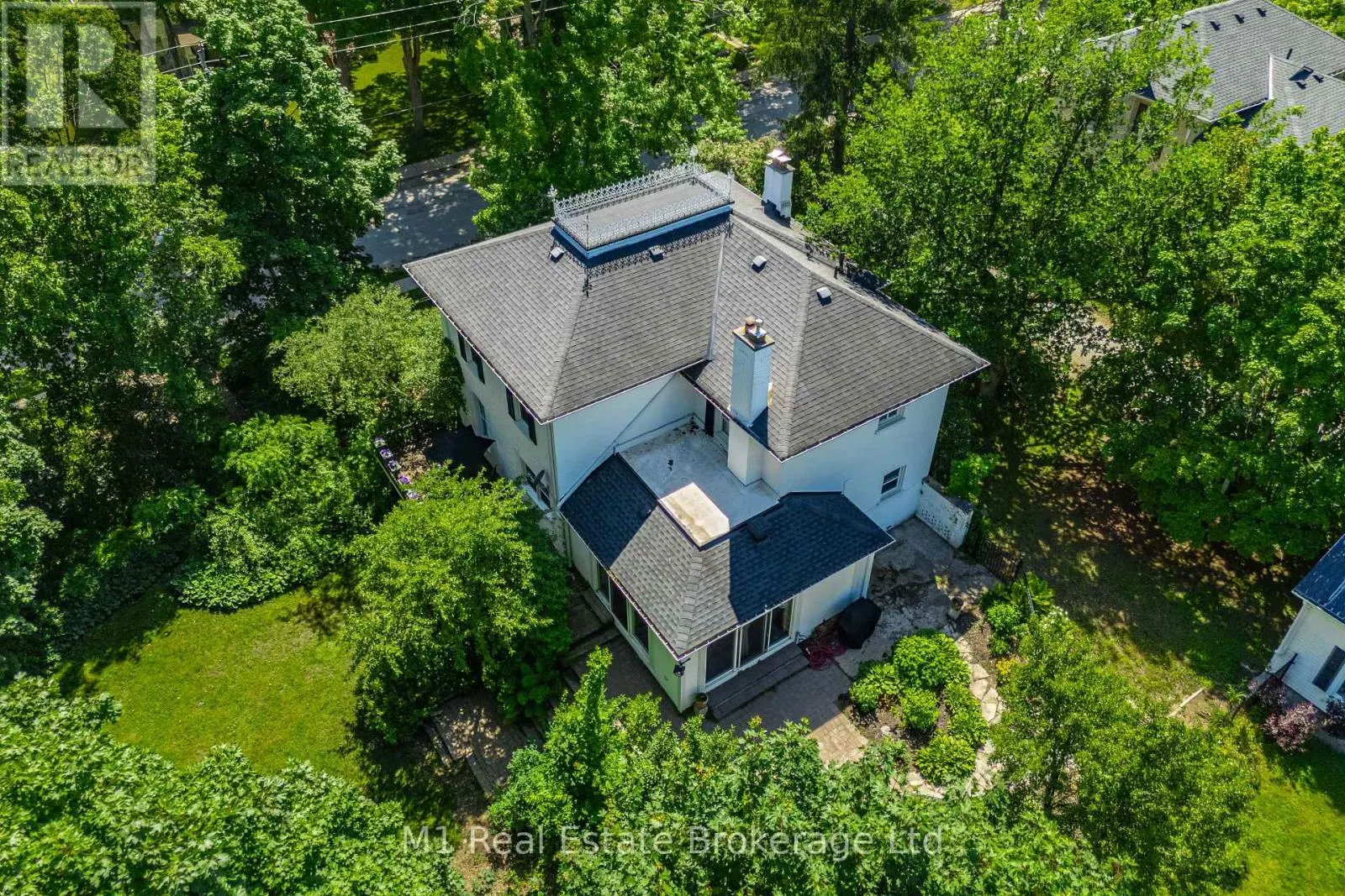 119 JOHN STREET W