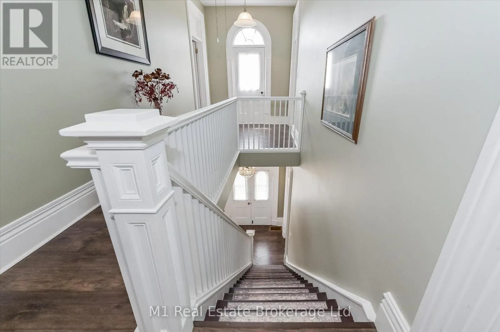 119 JOHN STREET W