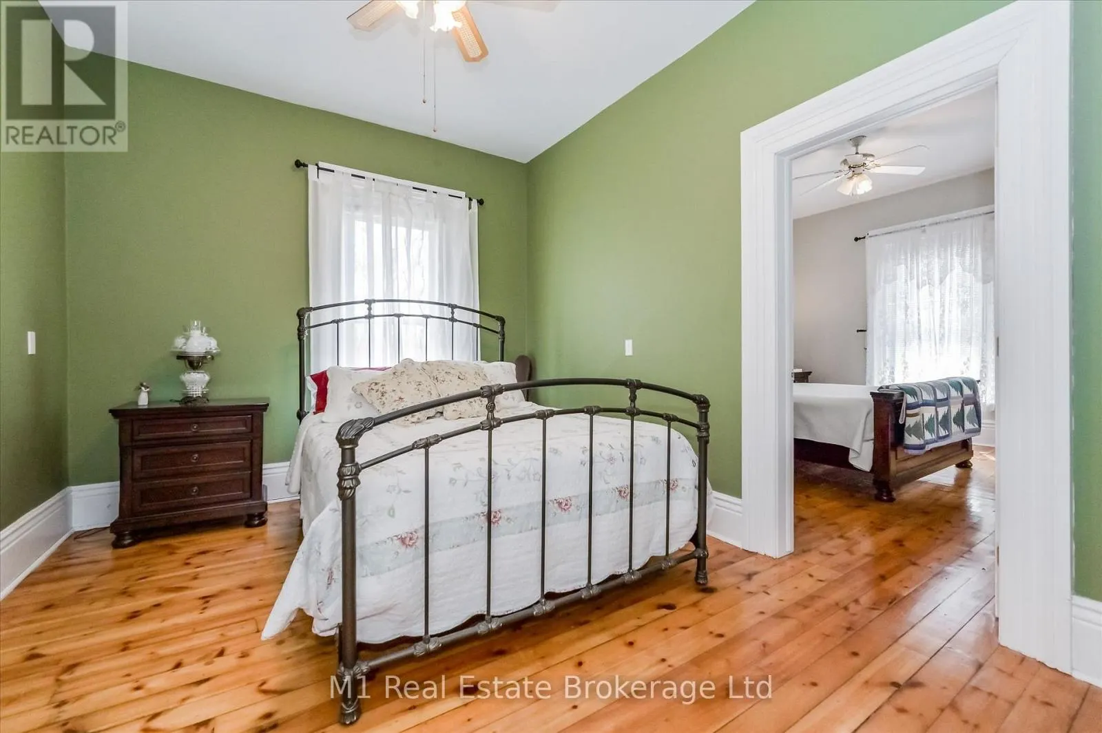 119 JOHN STREET W