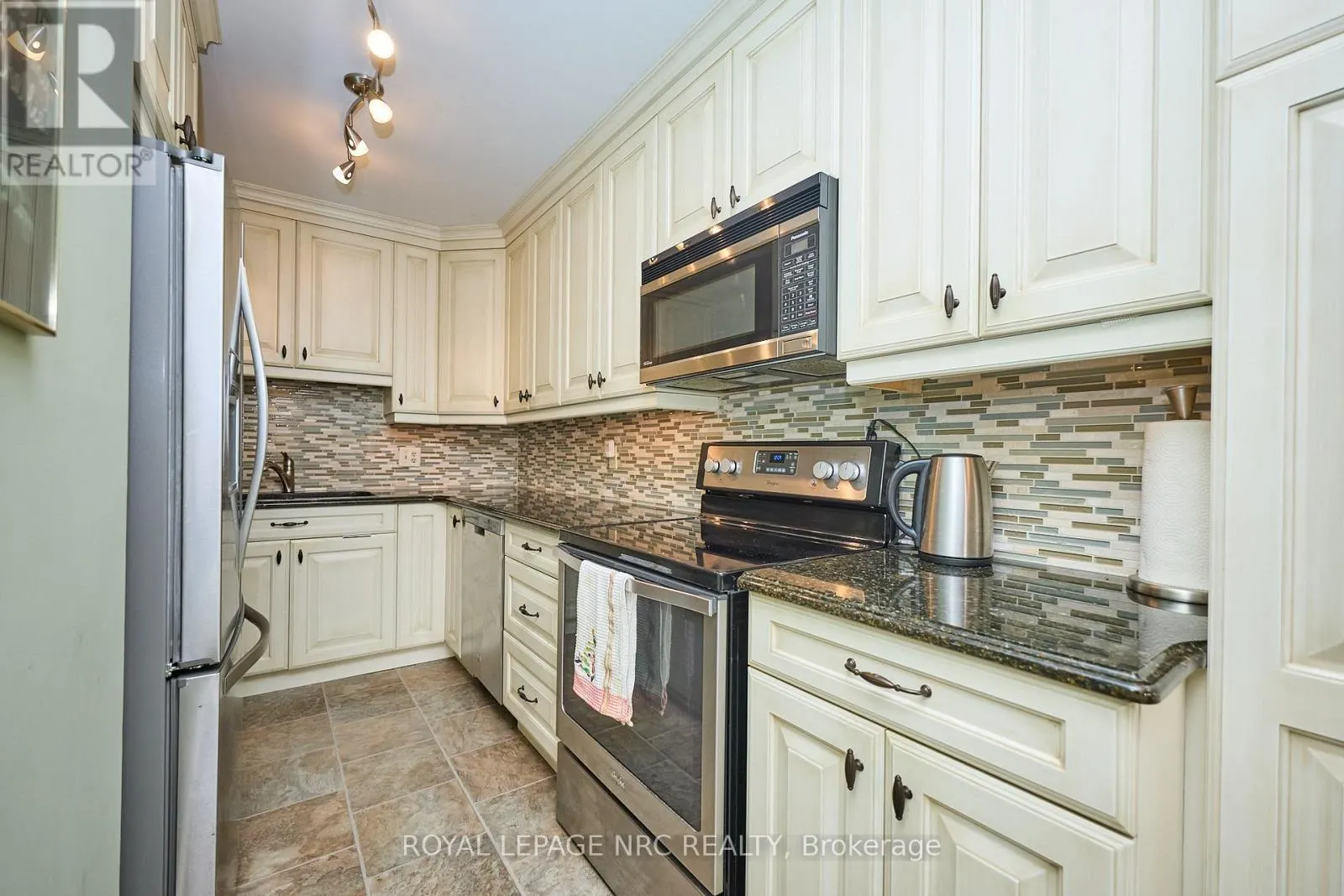 35 - 275 PELHAM ROAD, #35