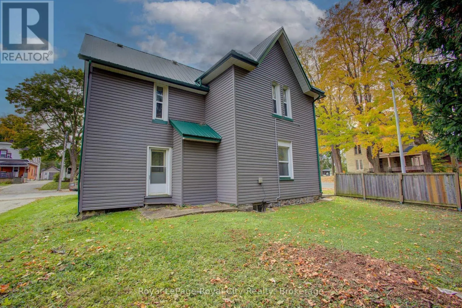 103 PATRICK STREET E