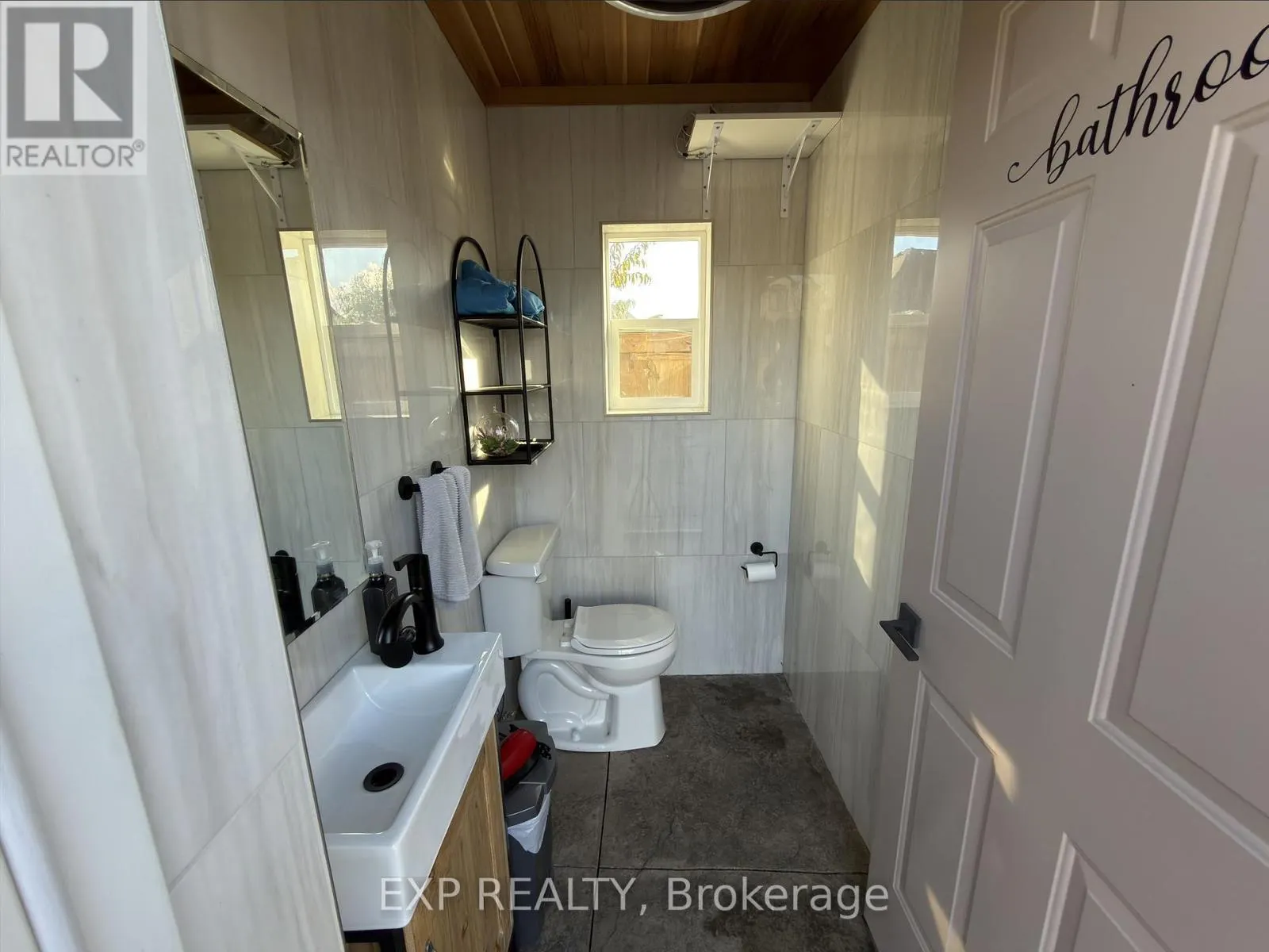 175 BOARDWALK WAY