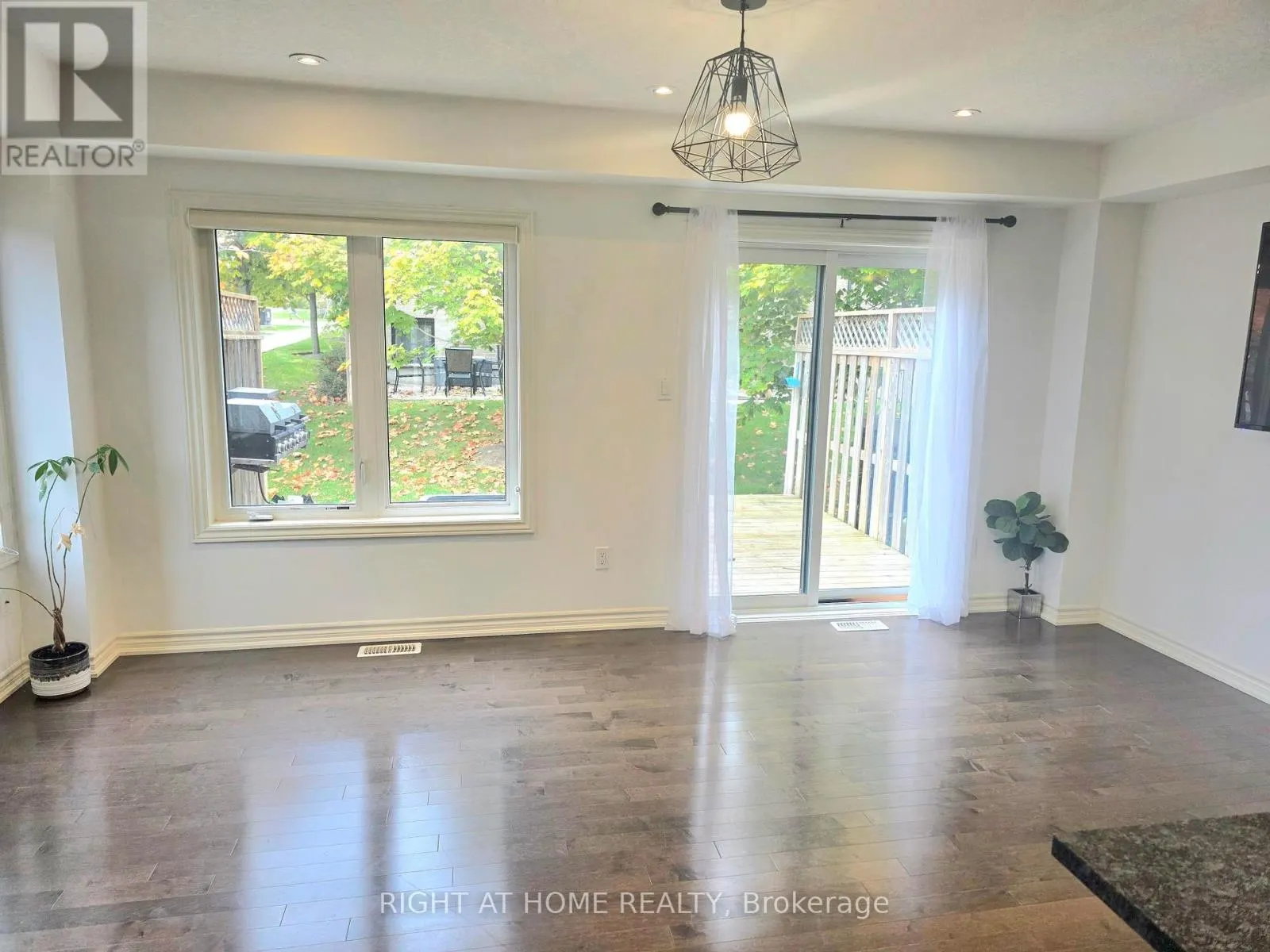 13 - 91 POPPY DRIVE E