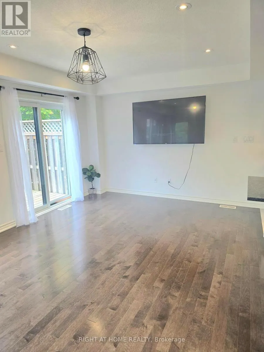 13 - 91 POPPY DRIVE E