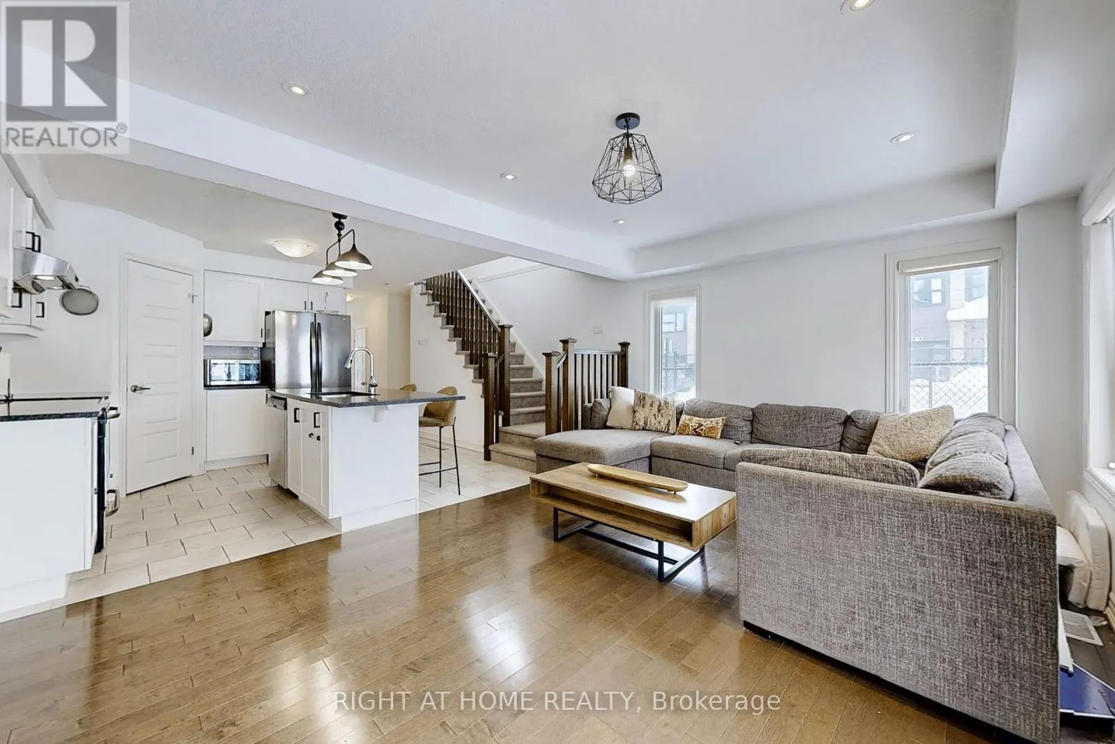 13 - 91 POPPY DRIVE E