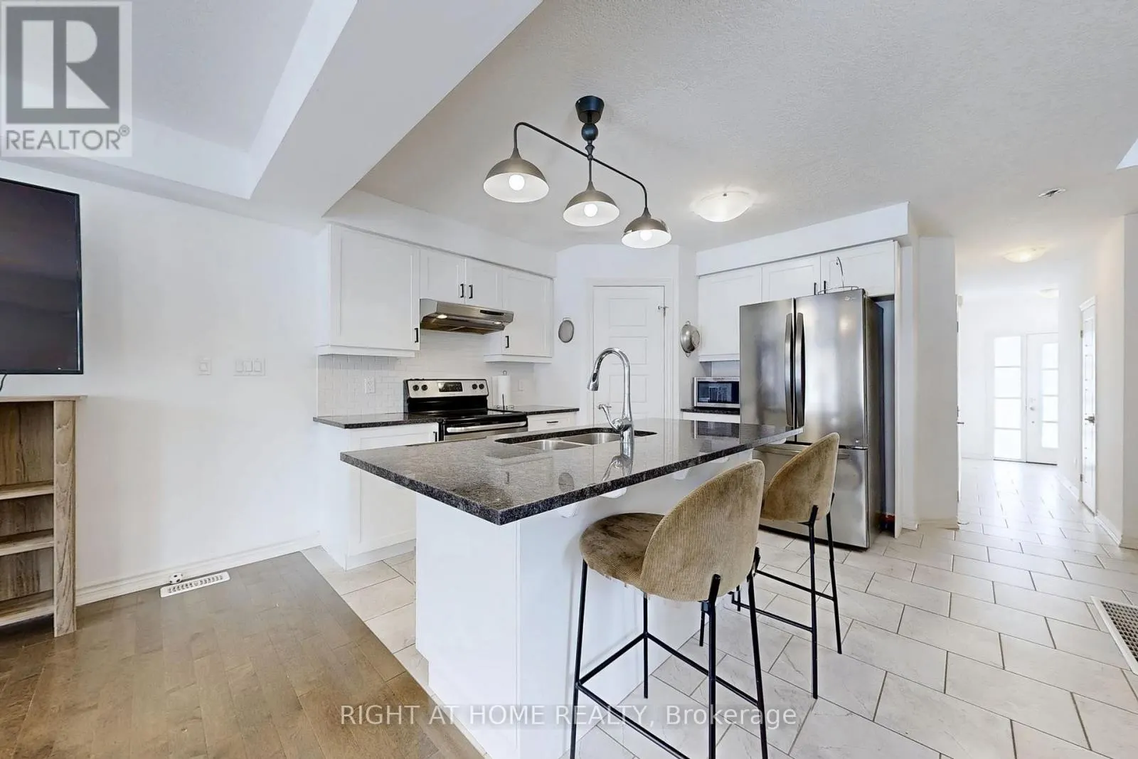 13 - 91 POPPY DRIVE E