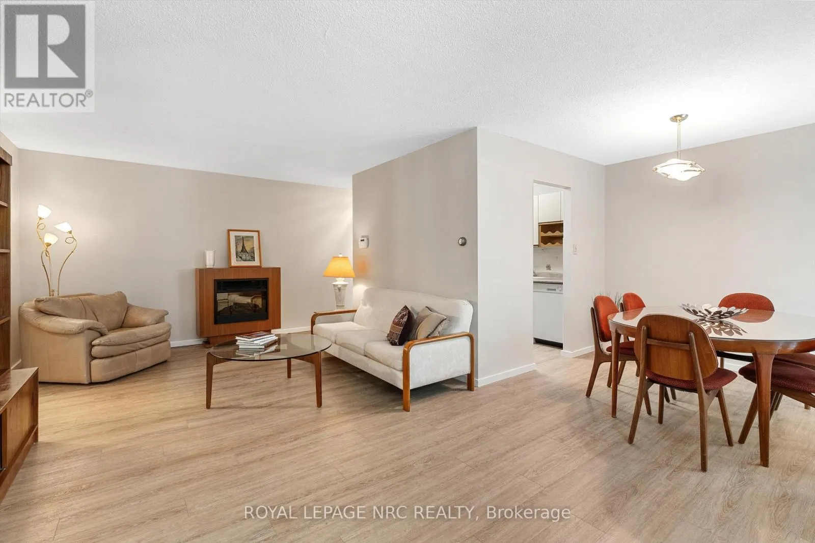 401 - 365 GENEVA STREET, #401