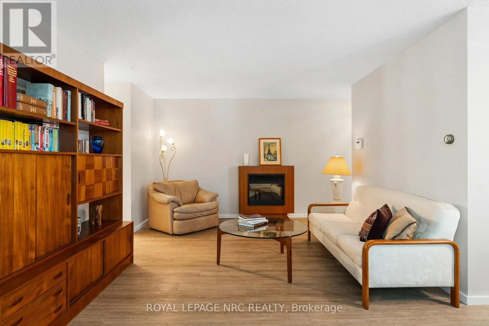 401 - 365 GENEVA STREET, #401