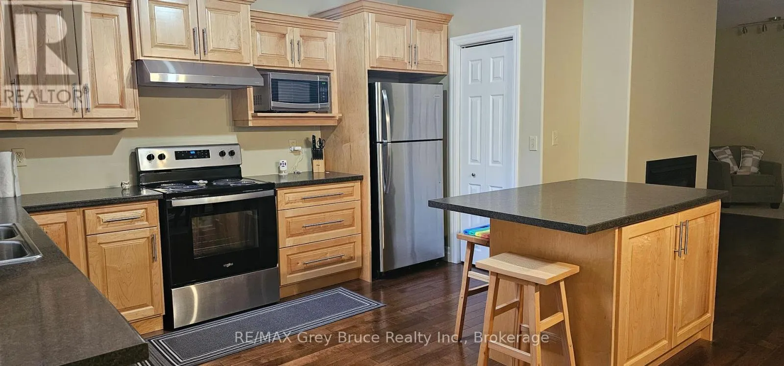 51 LAKEWOOD COUNTRY LANE