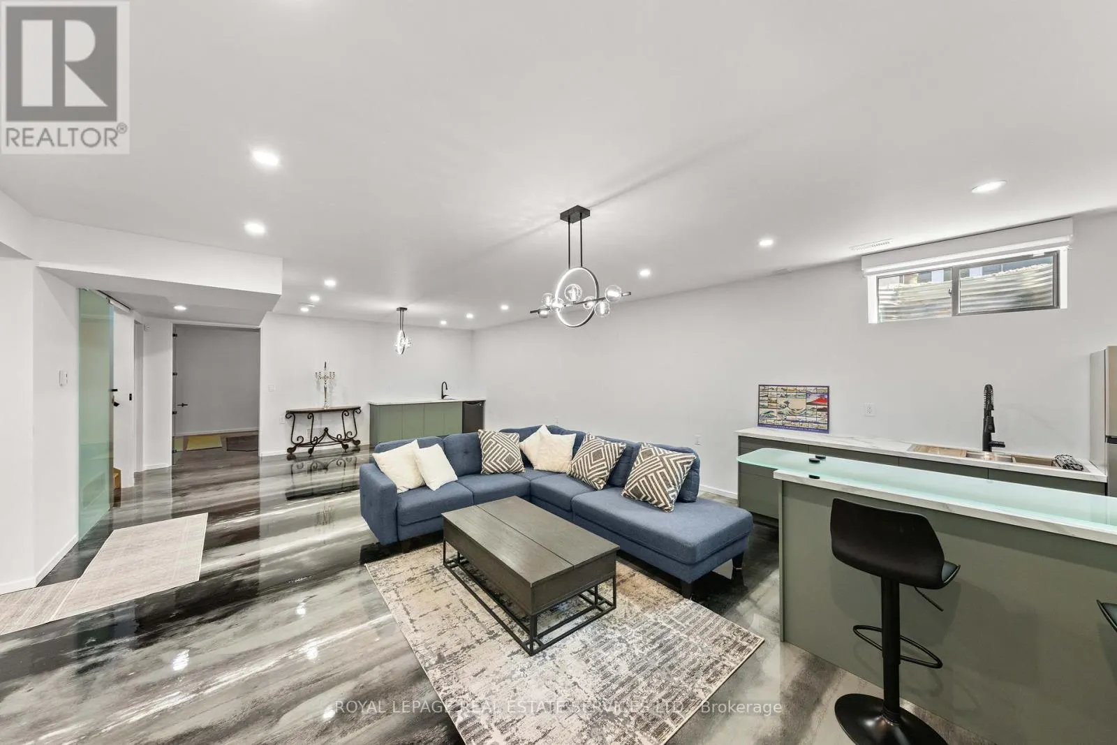 118 BARTON BOULEVARD