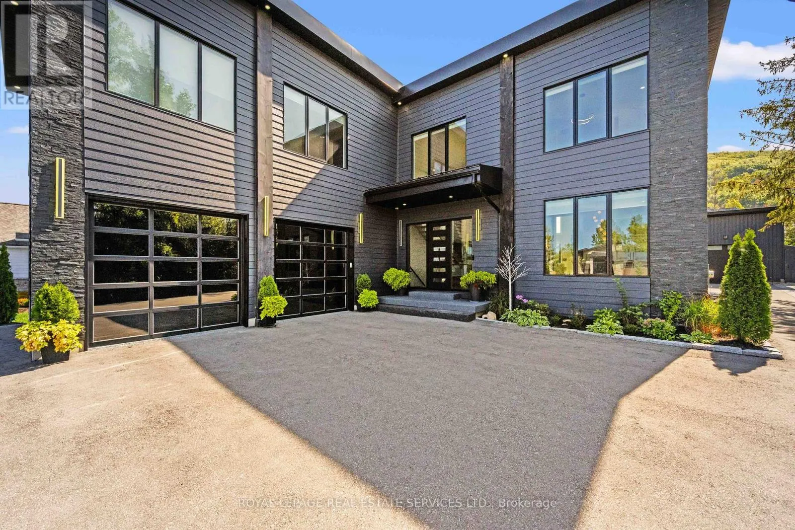118 BARTON BOULEVARD