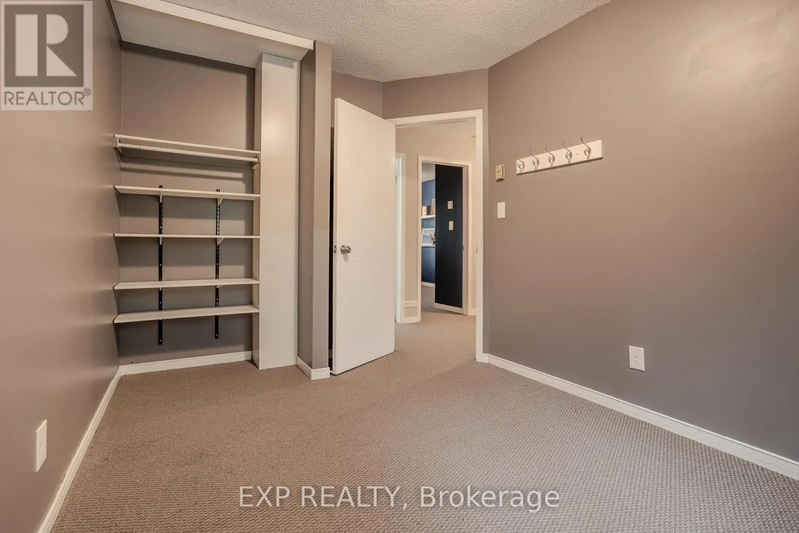 8 - 38 ELMA STREET, #8