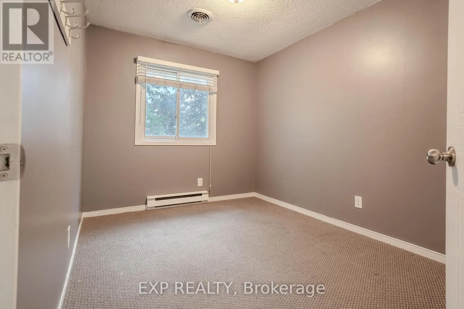 8 - 38 ELMA STREET, #8