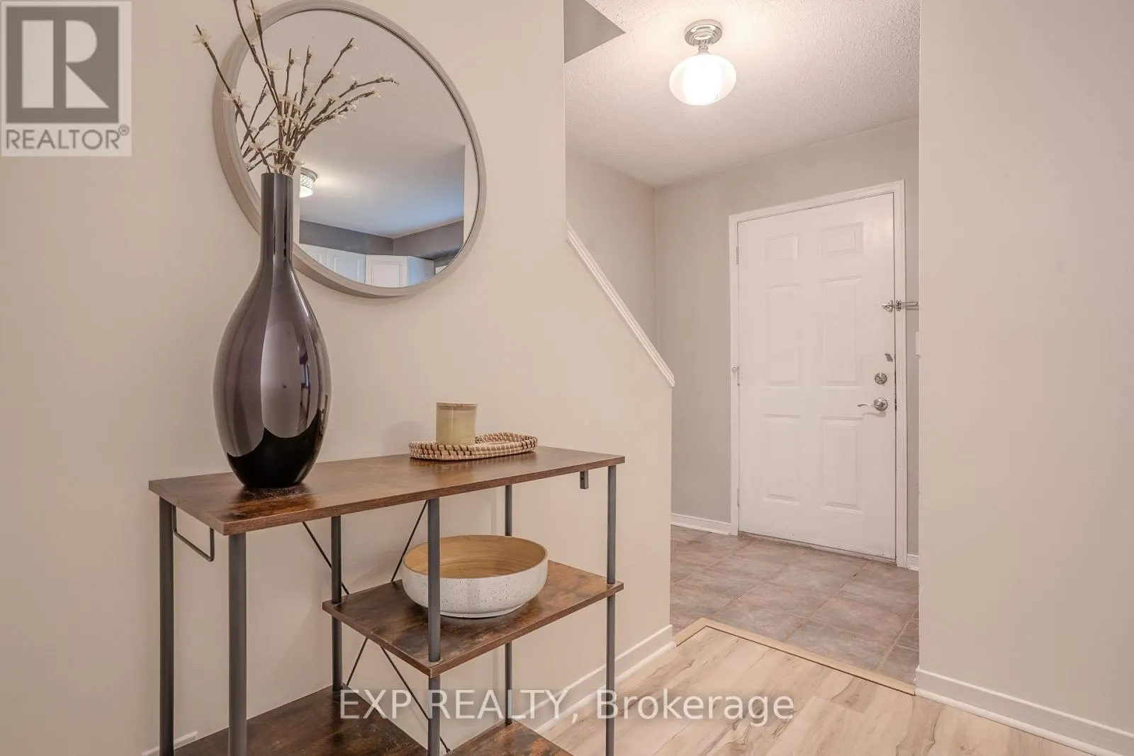 8 - 38 ELMA STREET, #8