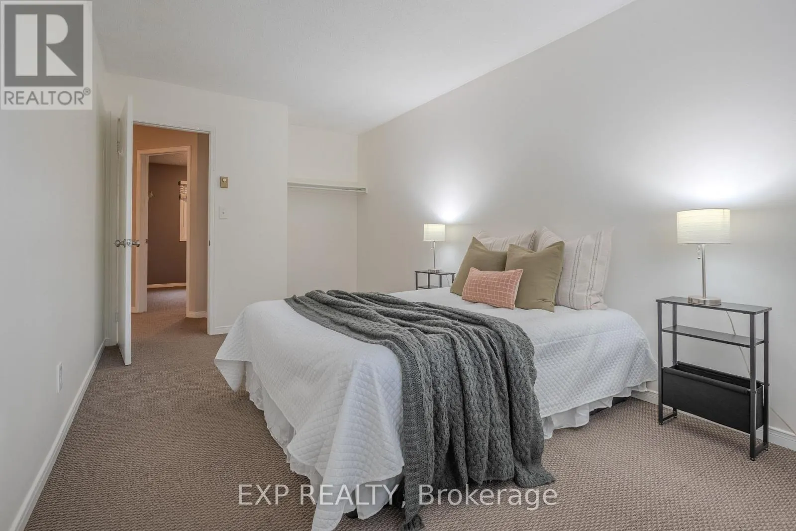 8 - 38 ELMA STREET, #8