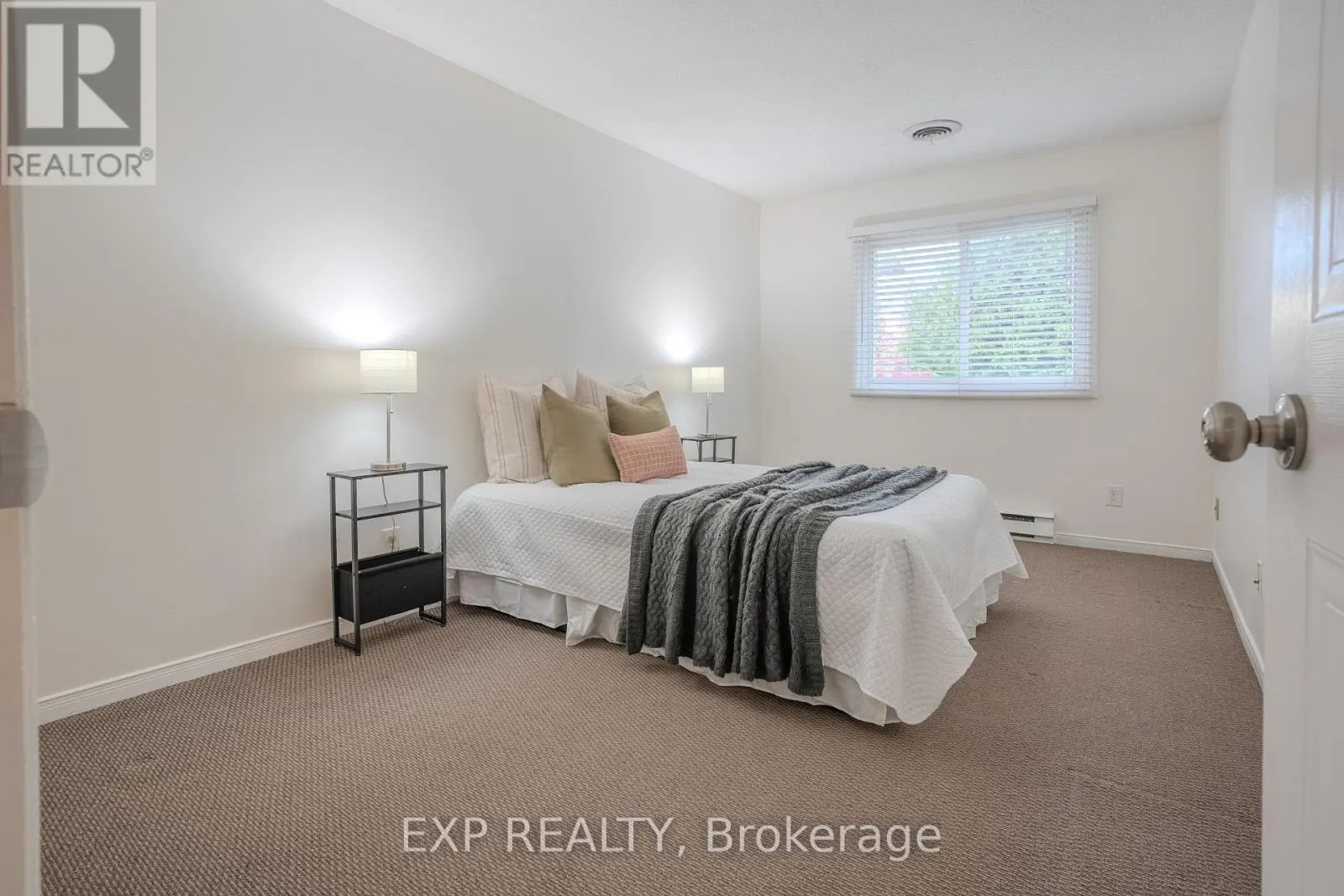 8 - 38 ELMA STREET, #8
