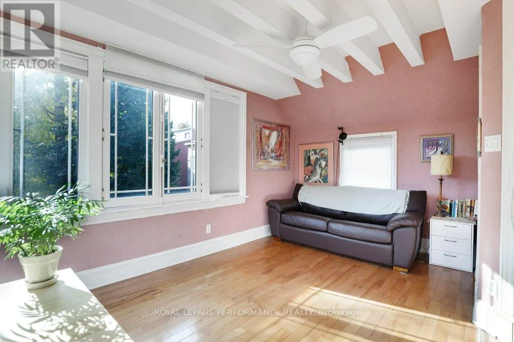 32 HERRIDGE STREET