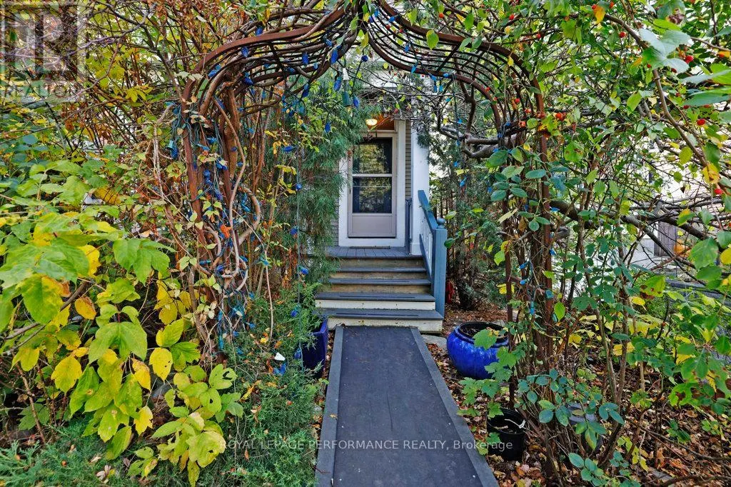 32 HERRIDGE STREET