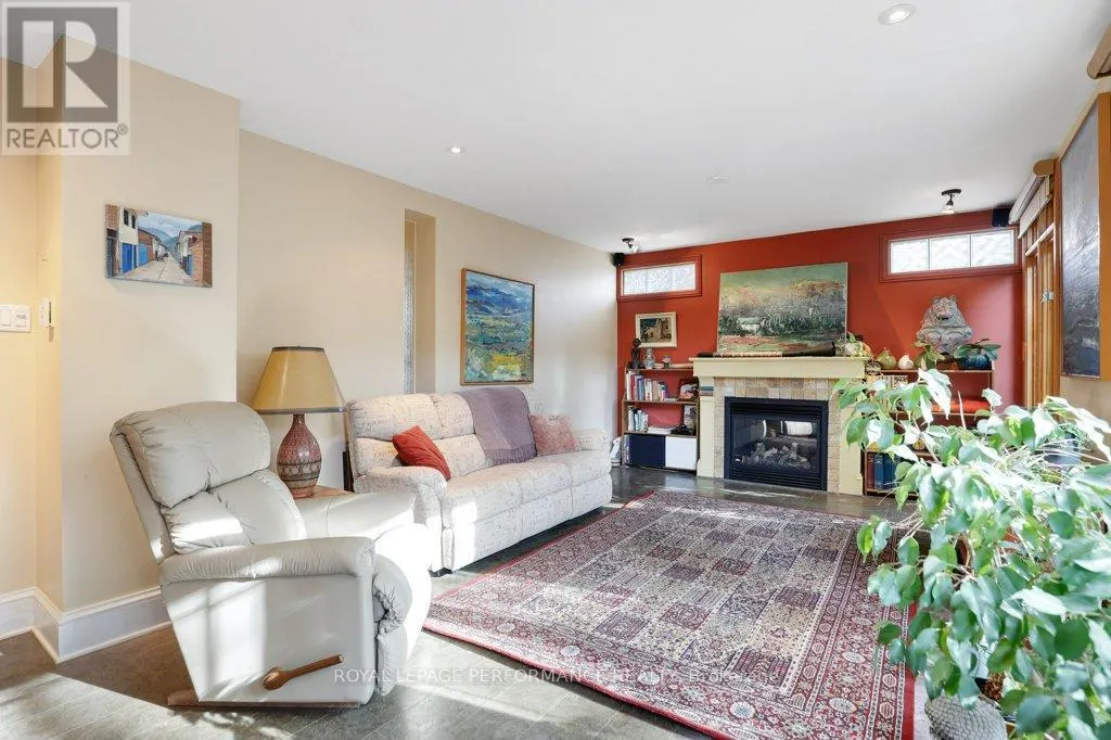 32 HERRIDGE STREET