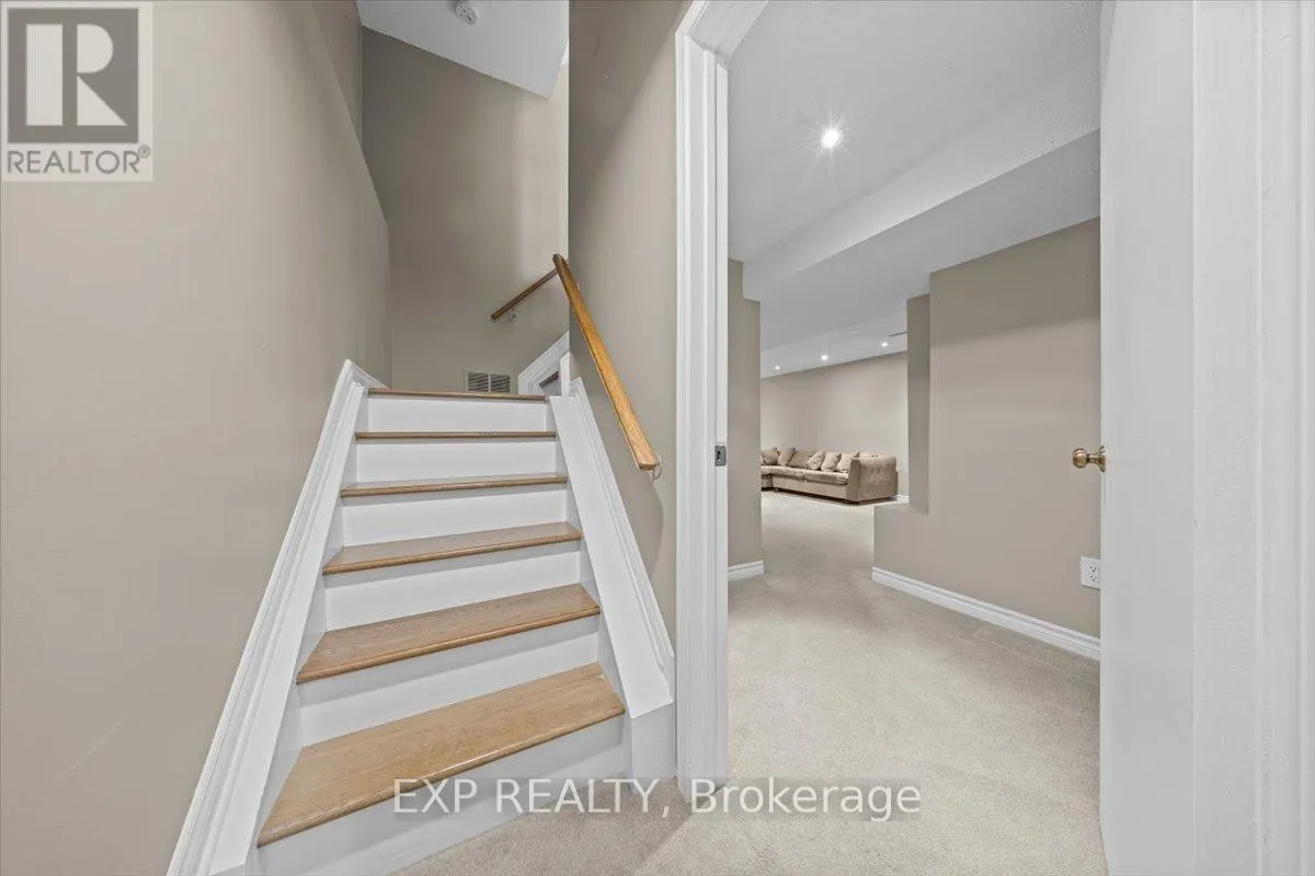 1871 MARKWELL CRESCENT