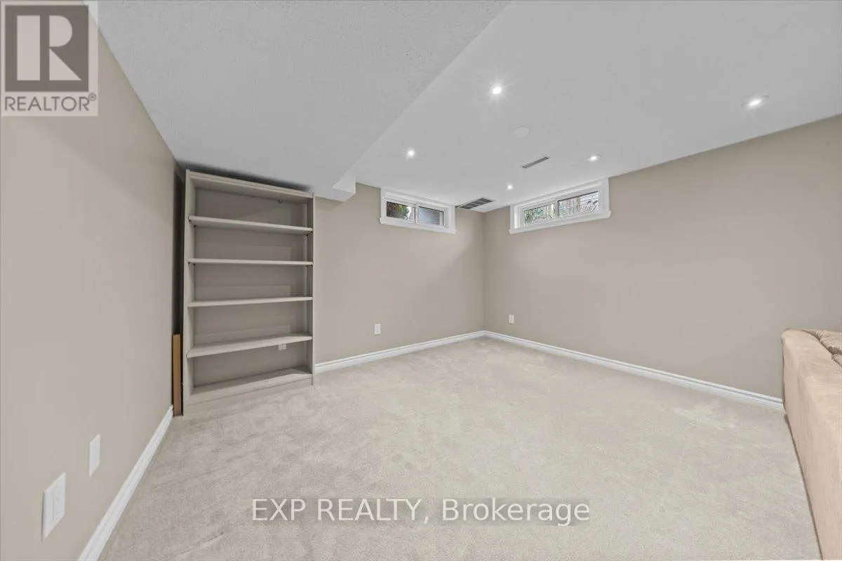 1871 MARKWELL CRESCENT