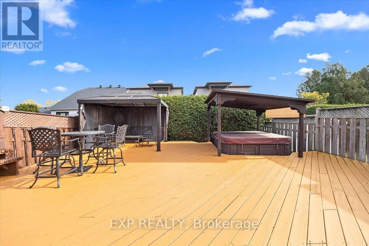 1871 MARKWELL CRESCENT