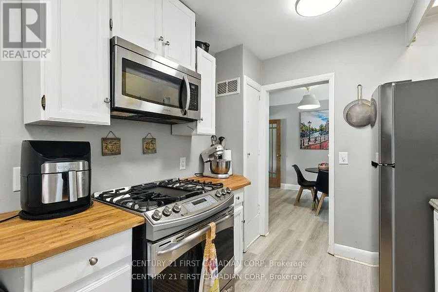 330 GLENROSE DRIVE