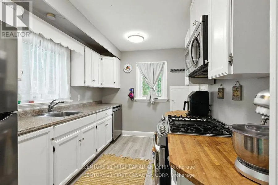 330 GLENROSE DRIVE
