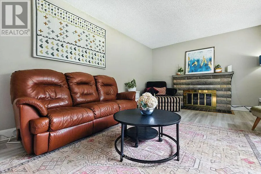 330 GLENROSE DRIVE