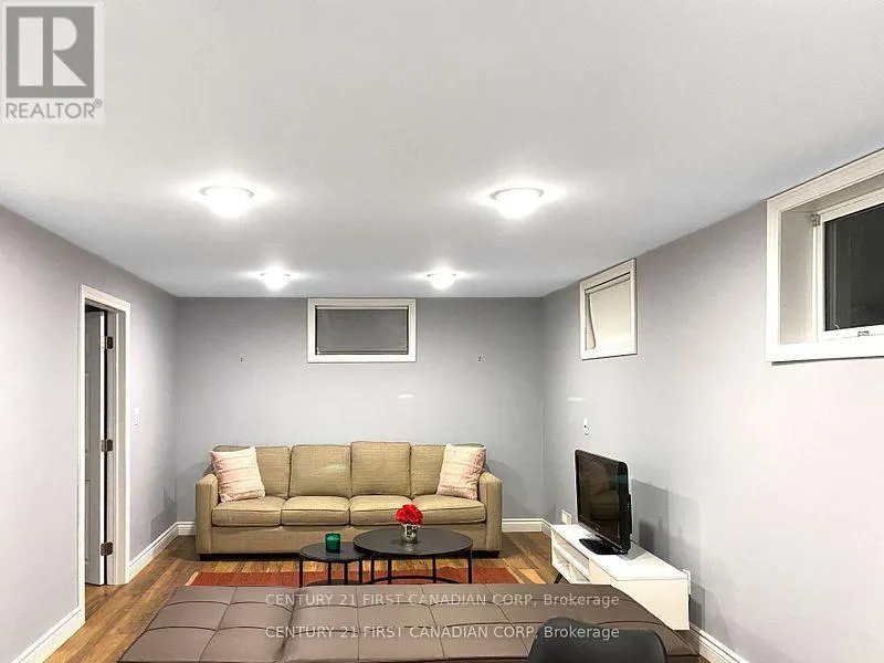 330 GLENROSE DRIVE