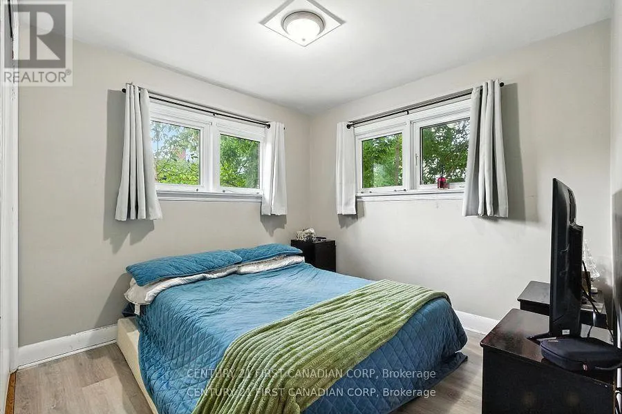 330 GLENROSE DRIVE